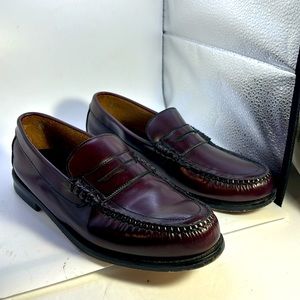 Leather Classics women’s Penny Loafers size 7 in excellent condition beautiful